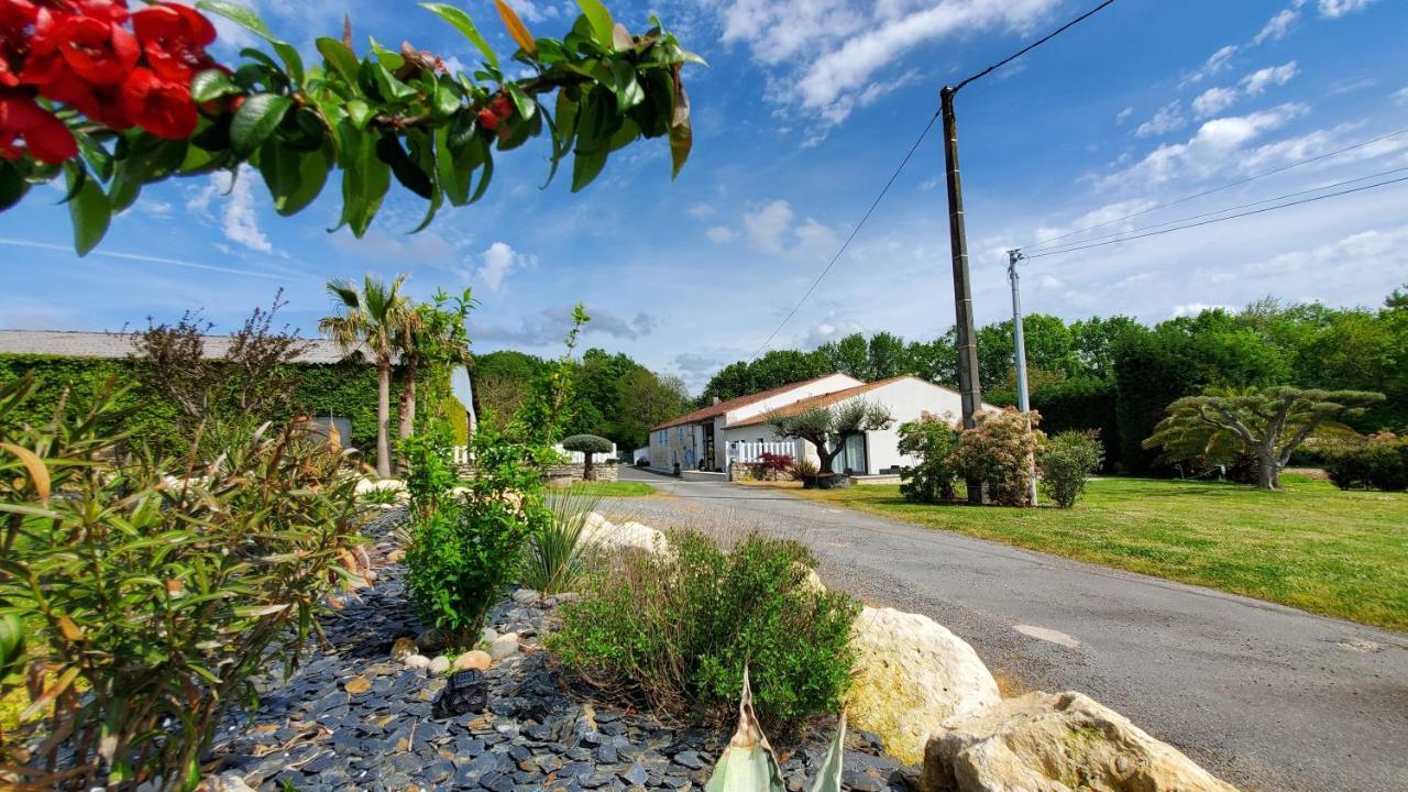 Les Cuves - Saintes Bed & Breakfast Chaniers Luaran gambar